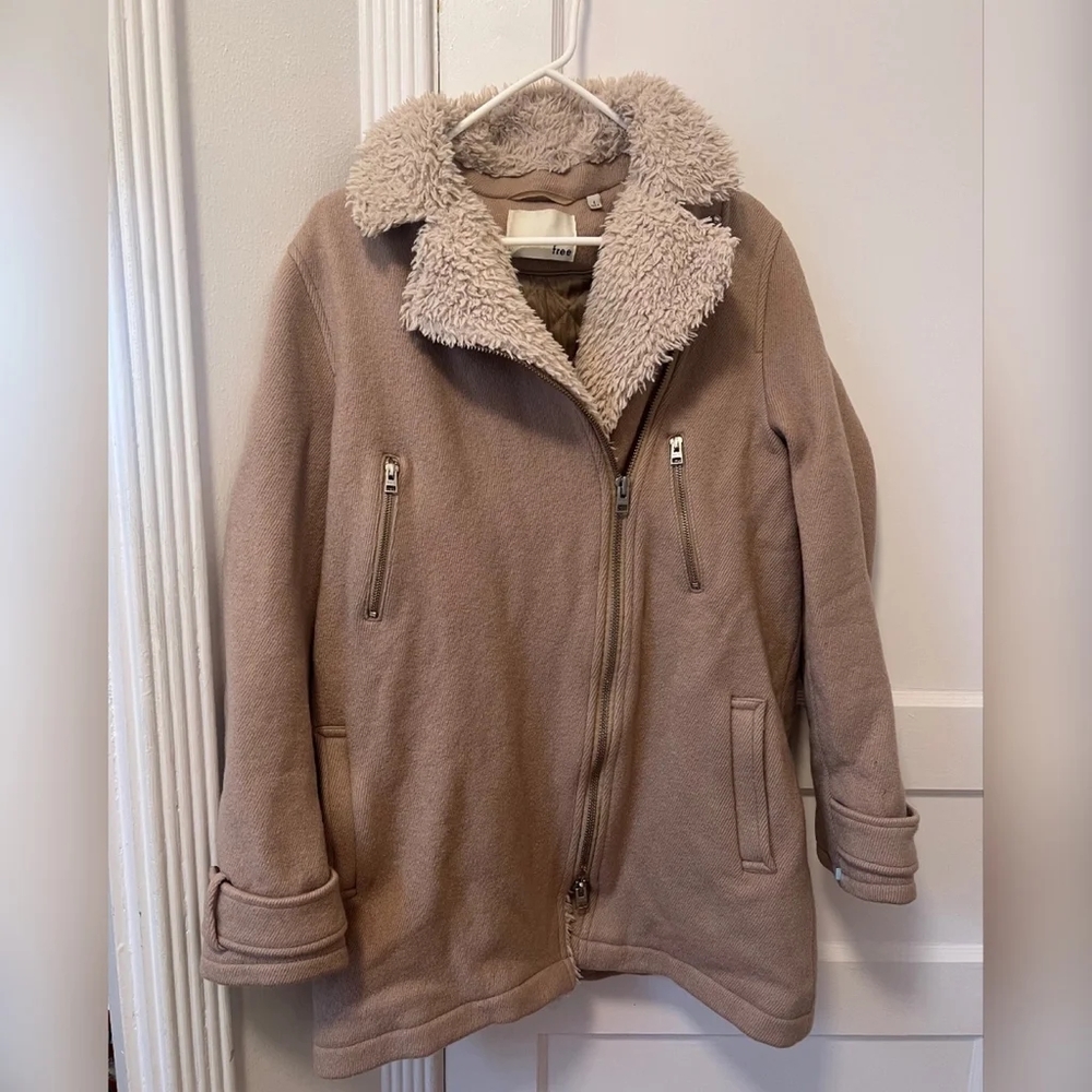 Aritzia Wilfred Free 100% Virgin Wool Coat